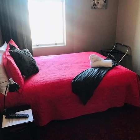 Otautau Hotel ภายนอก รูปภาพ