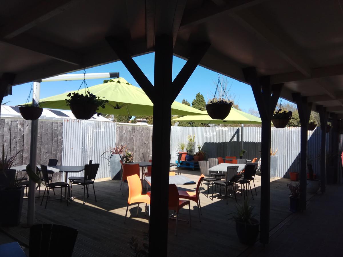 Otautau Hotel ภายนอก รูปภาพ