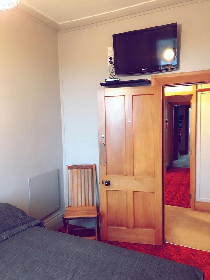 Otautau Hotel ภายนอก รูปภาพ