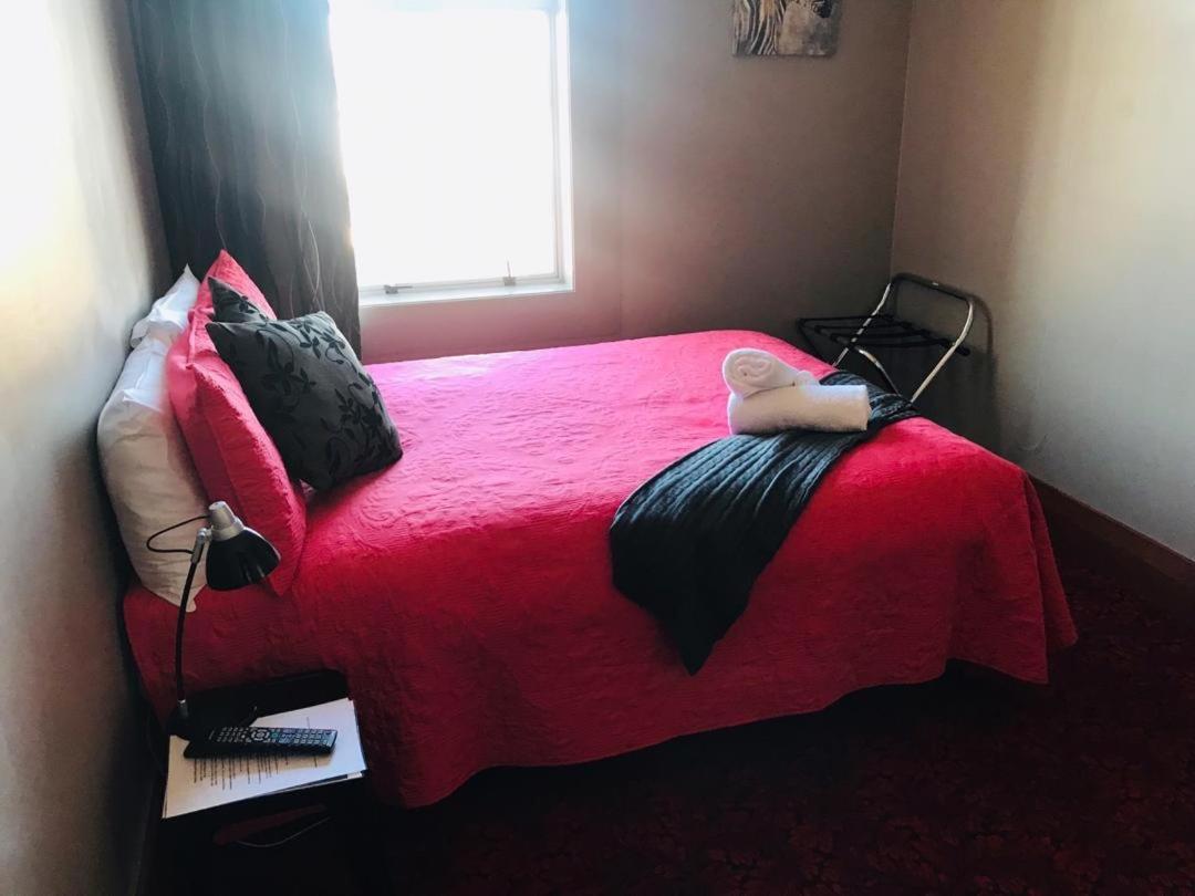 Otautau Hotel ภายนอก รูปภาพ