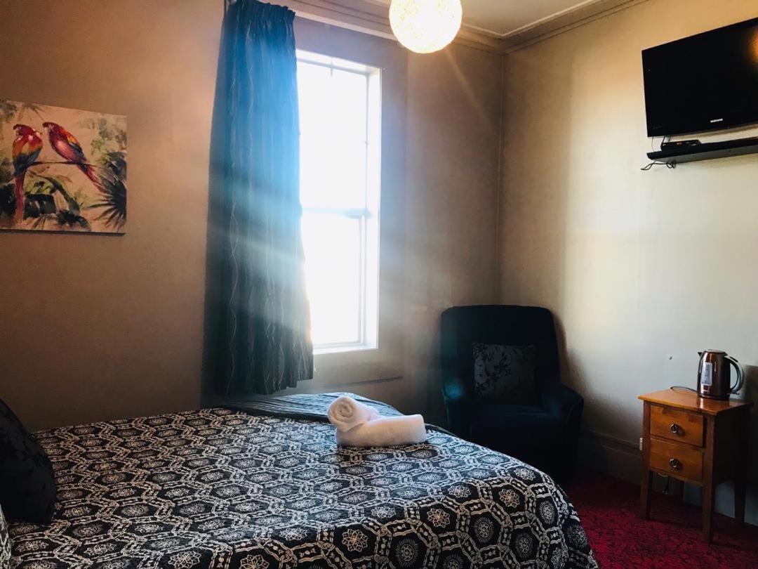 Otautau Hotel ภายนอก รูปภาพ